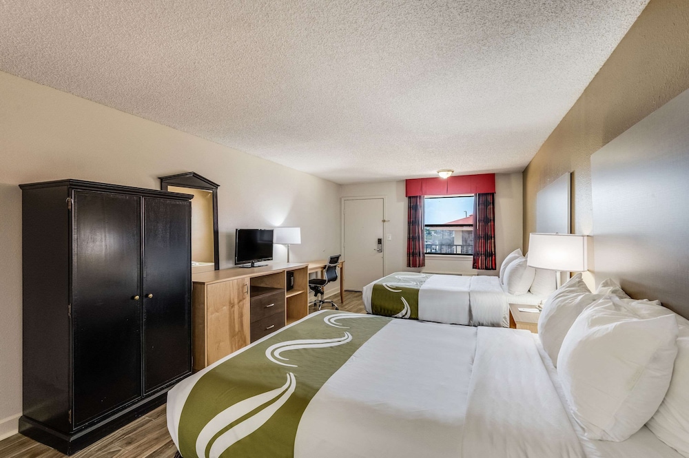 Room, 2 Double Beds, Non Smoking - Photo 2