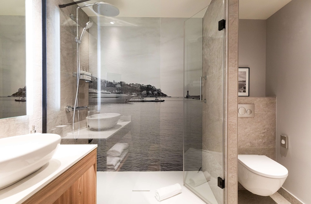 Premium Room - Photo 11