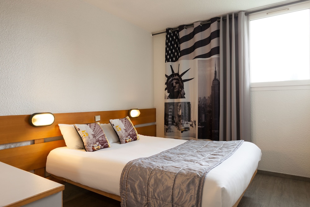 Standard Double Room photo 2