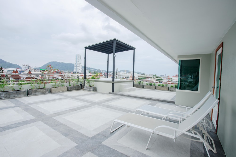 Royal Executive Suite 2 Bedroom - Photo 5