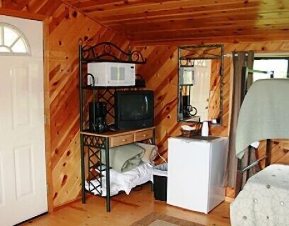 Economy Cabin photo 3