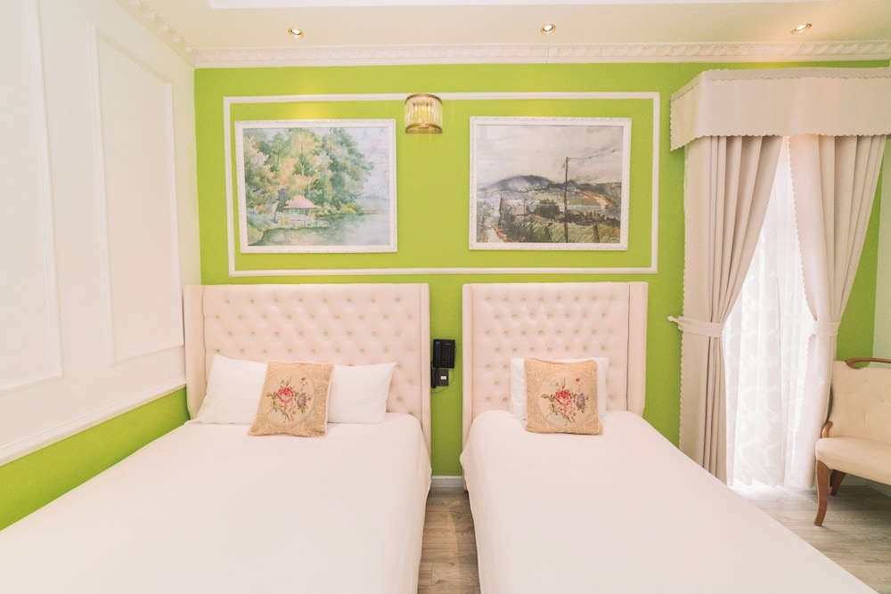 Deluxe Twin Room, Balcony - Photo 2
