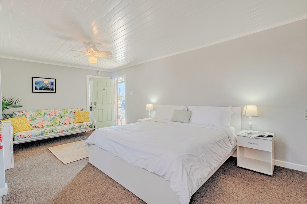 Deluxe Room - Photo 1