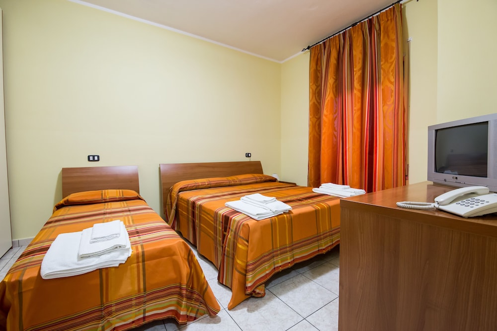 Family Triple Room (2 adults + 1 child) photo 1