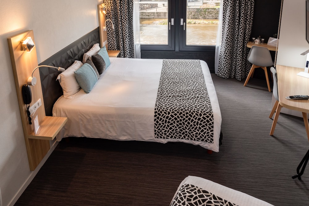Superior Room, Multiple Beds, River View (Larger Room;Twin bed on request) photo 3