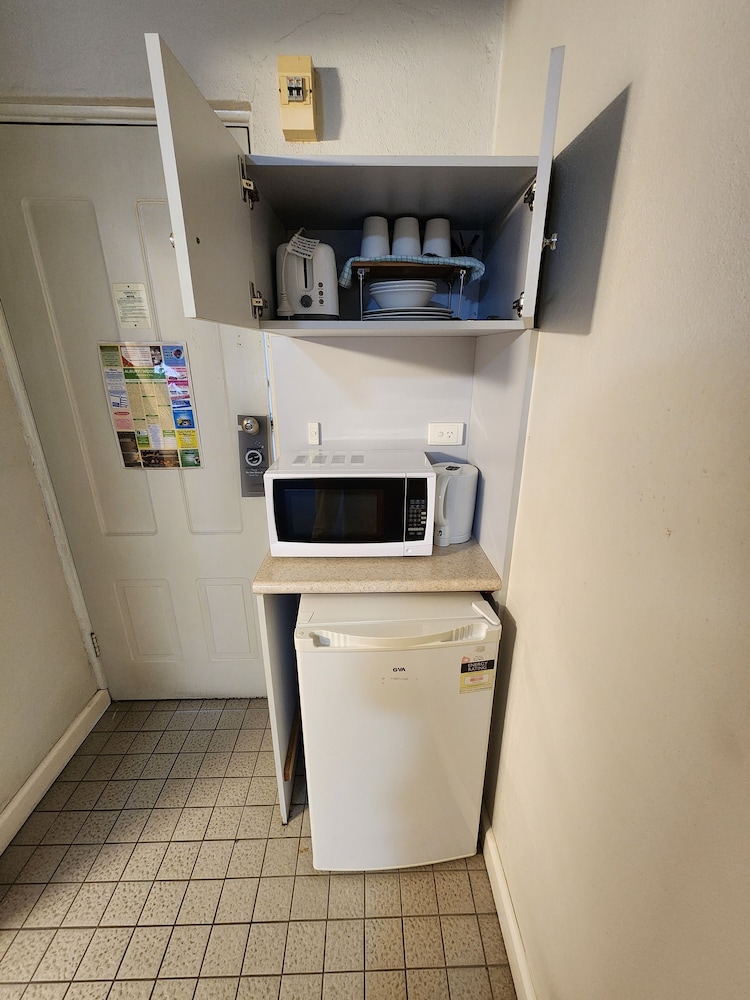 Deluxe Twin Room, 1 Bedroom, Non Smoking, Ground Floor photo 3
