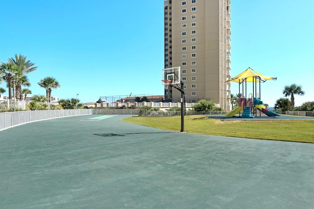 Condo, Multiple Beds (Edgewater #1007) photo 2