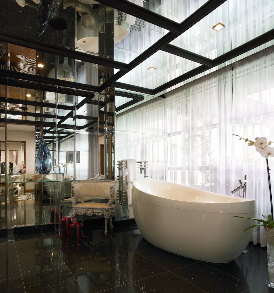 Suite - Photo 4