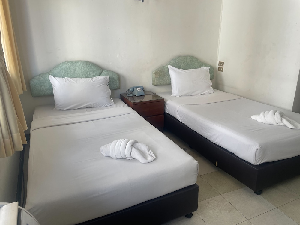 Deluxe Twin Room, City View