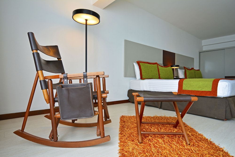 Junior Suite, 2 Queen Beds - Photo 5