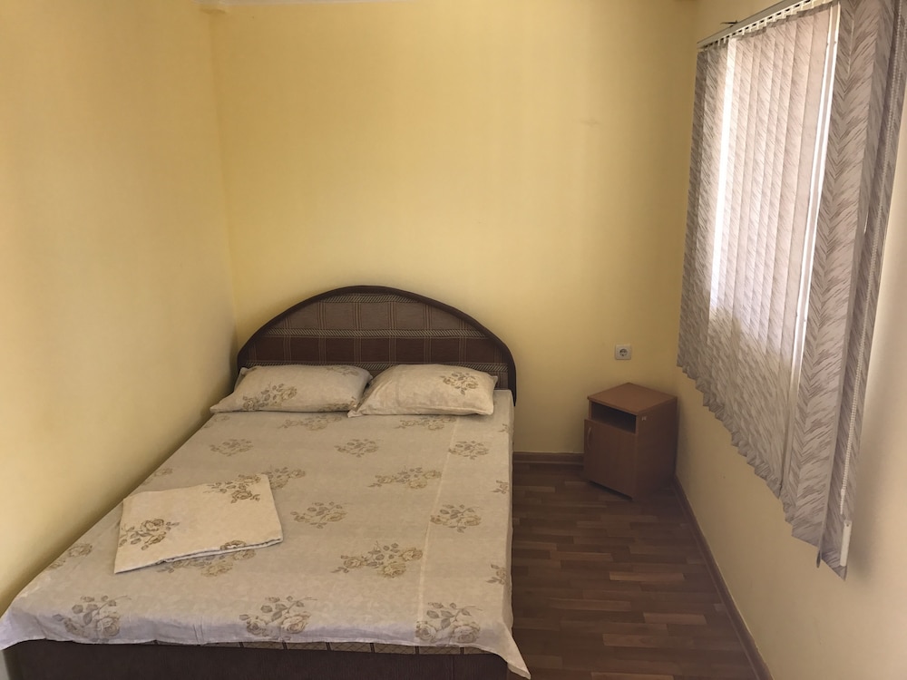Economy Double Room, Shared Bathroom photo 1