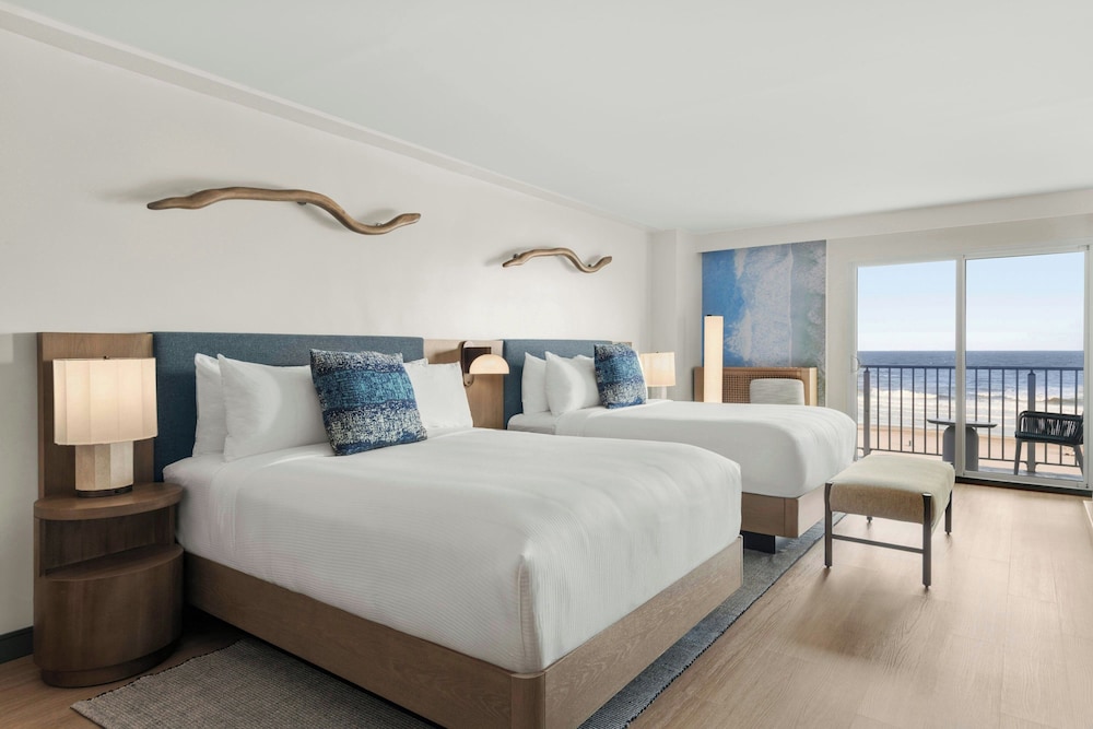 Room, 2 Queen Beds, Balcony, Oceanfront