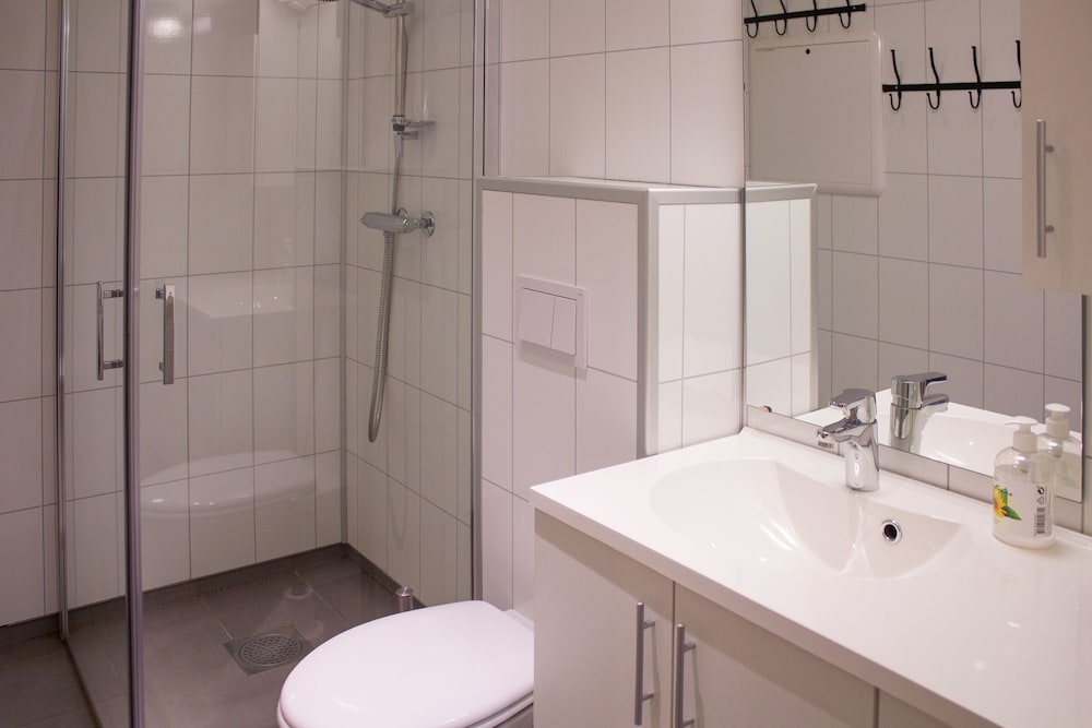 Family Apartment, 4 Bedrooms, Sauna, Mountainside photo 3