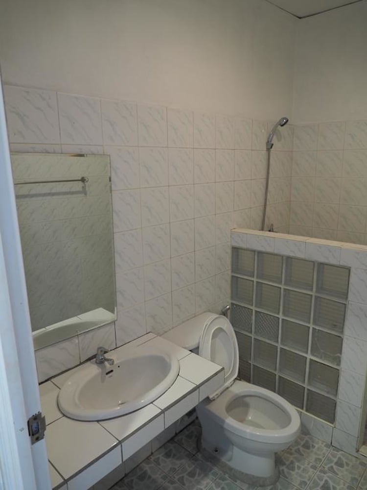 Budget Double Room photo 3