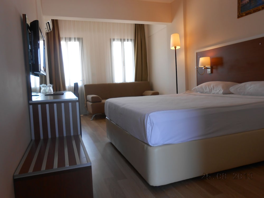 Economy Room