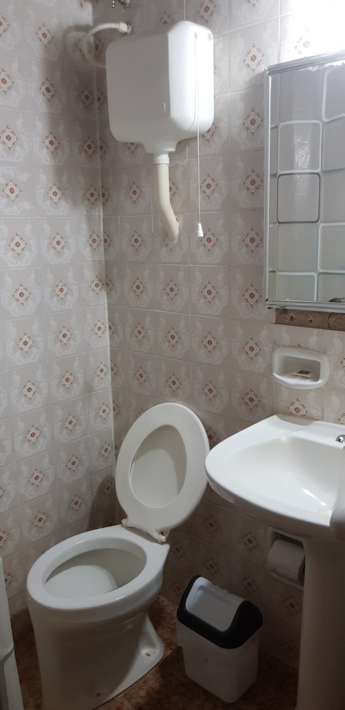 Standard Double Room, 2 Twin Beds, Non Smoking, Courtyard View photo 1
