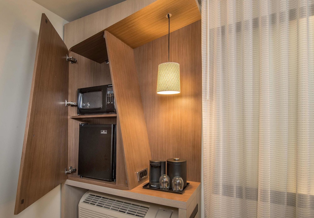 Suite, 1 Bedroom (Mobility Accessible, Tub) photo 2