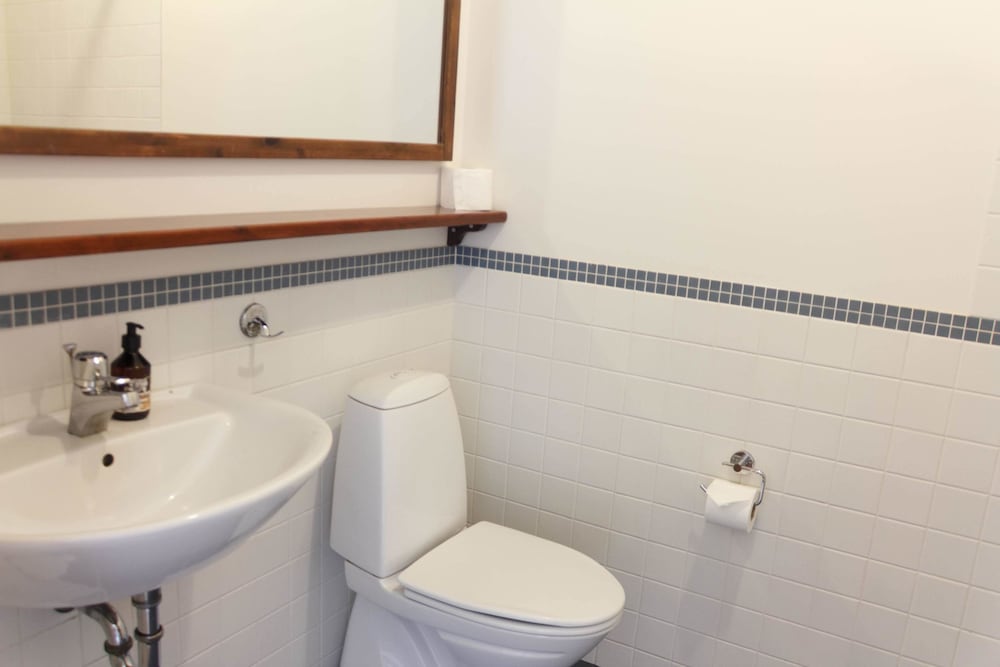 Twin Room, Non Smoking, Private Bathroom photo 2