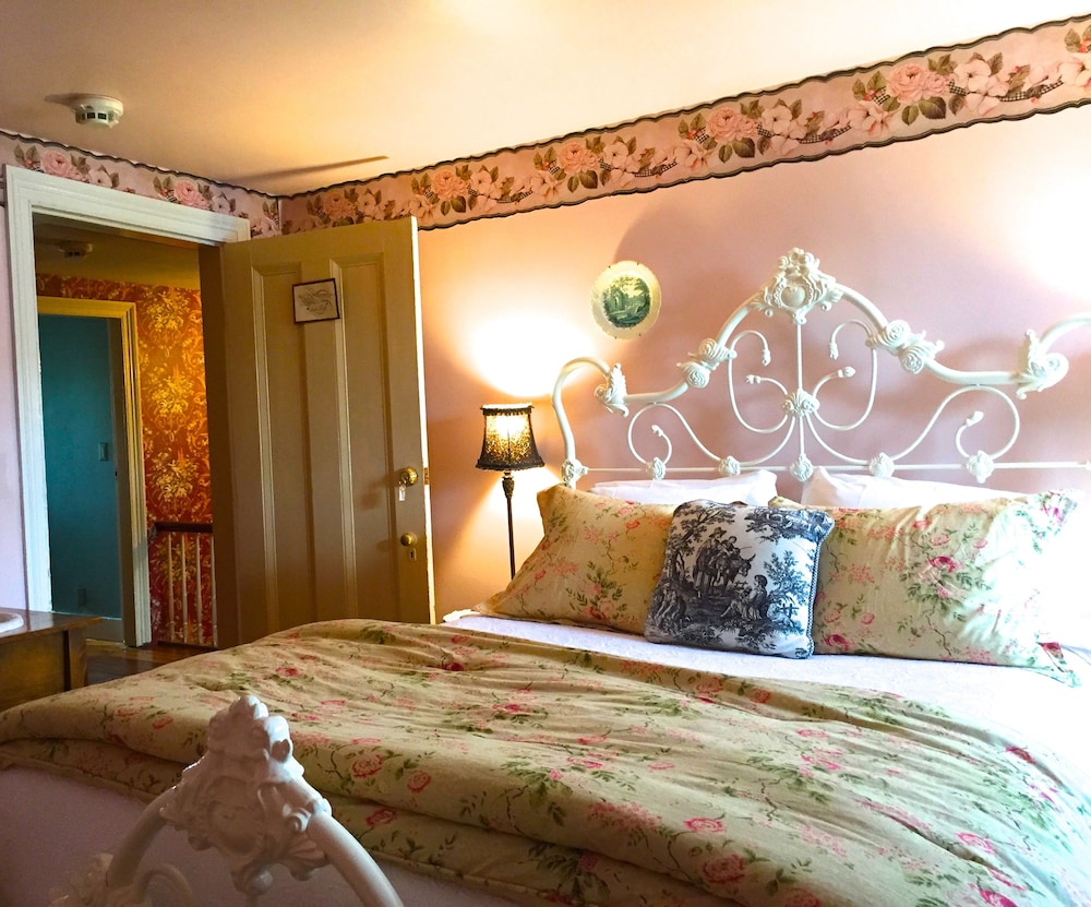 Room, 1 Queen Bed (Lizbet) photo 1