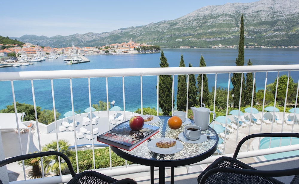 Superior double room with seaside balcony photo 2