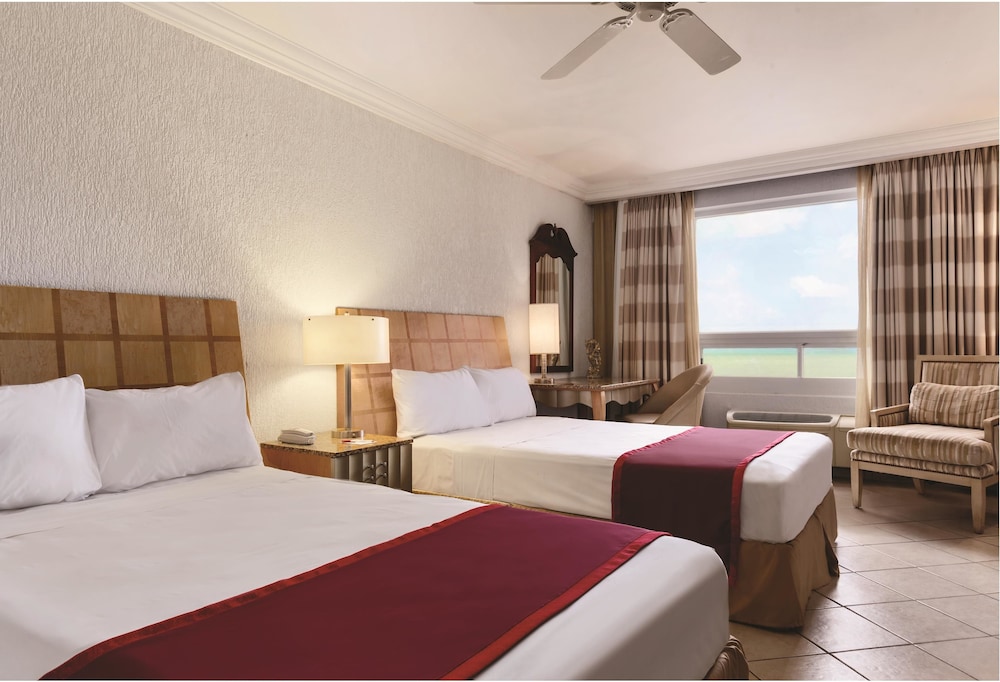 Room, 2 Double Beds, Non Smoking, Ocean View - Photo 1