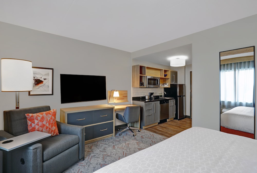 Studio, 1 King Bed (Full Kitchen) - Photo 2