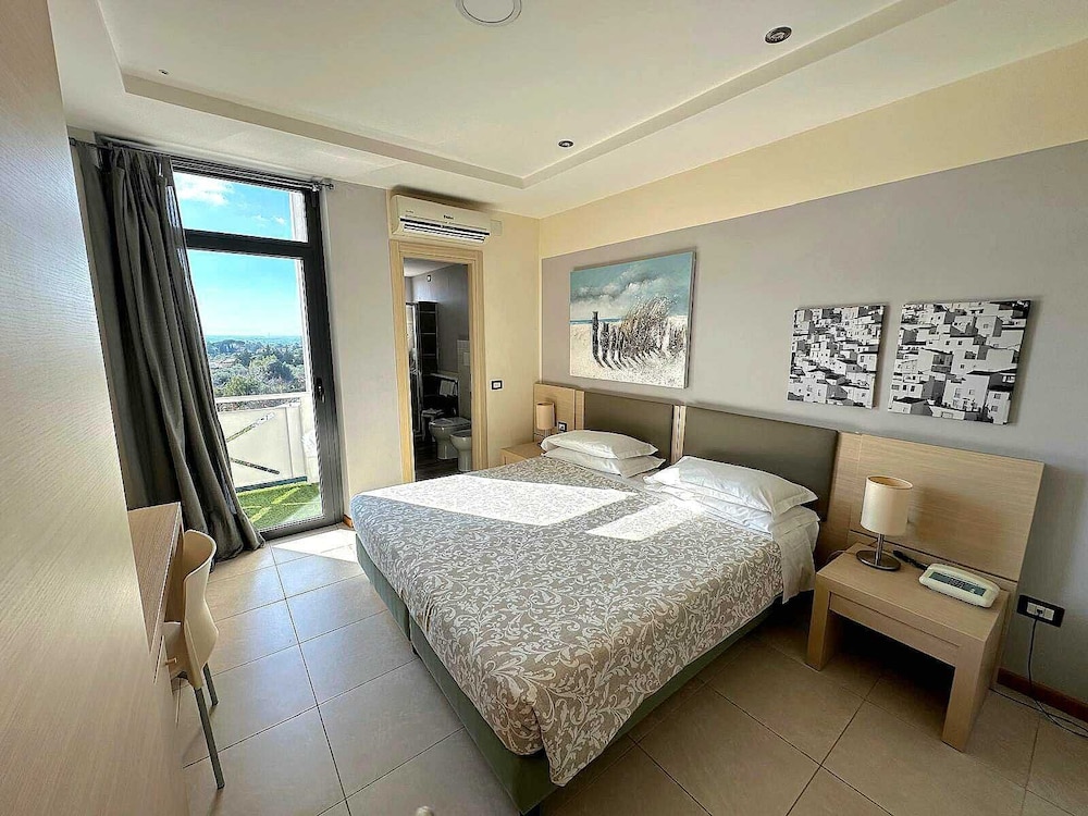Superior Double Room Single Use photo 1