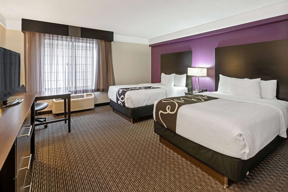 Room, 2 Double Beds, Non Smoking - Photo 3
