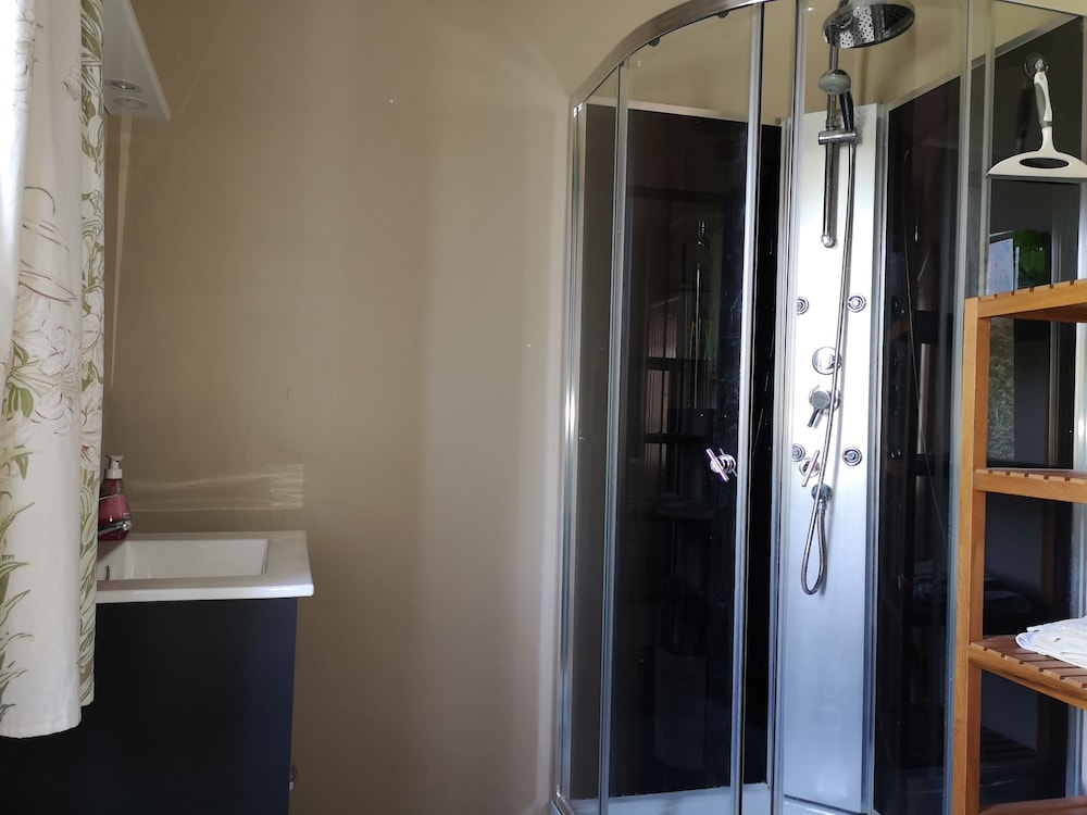 Double Room - Photo 3