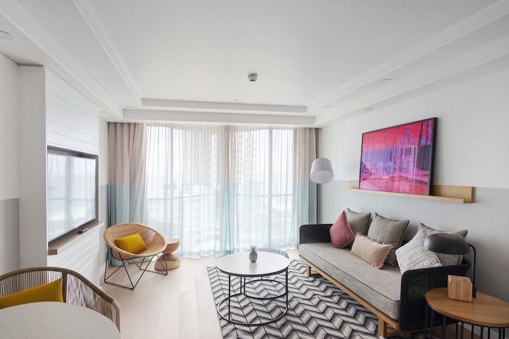 QT King Suite- Ocean View - Photo 5