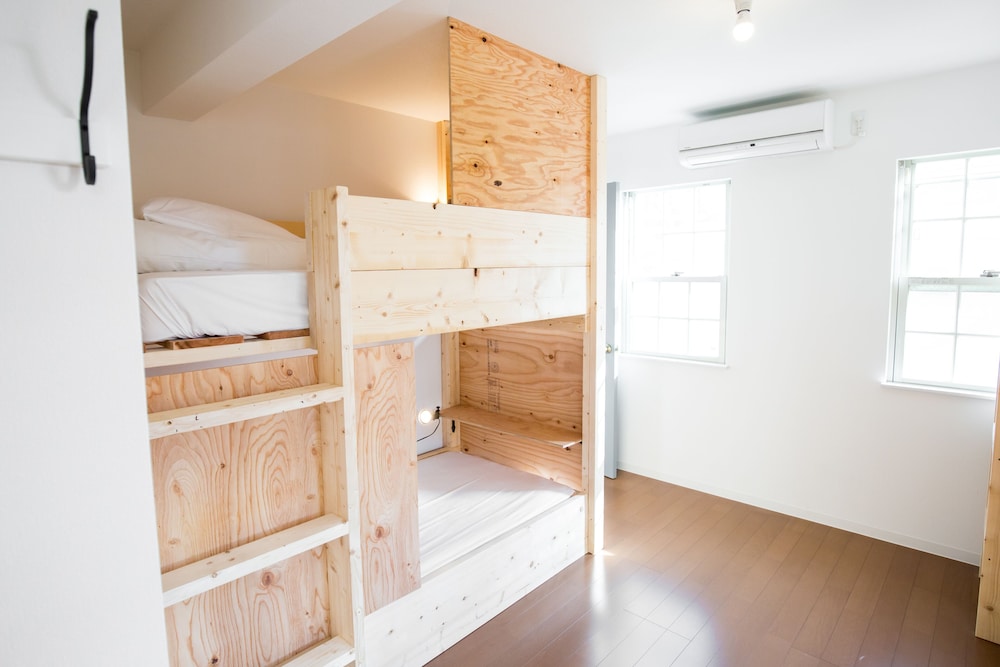 Shared Dormitory, Women only photo 3