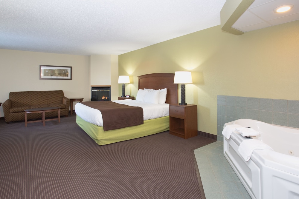 Suite, 1 King Bed with Sofa bed, Non Smoking, Fireplace (Jetted Tub) photo 1