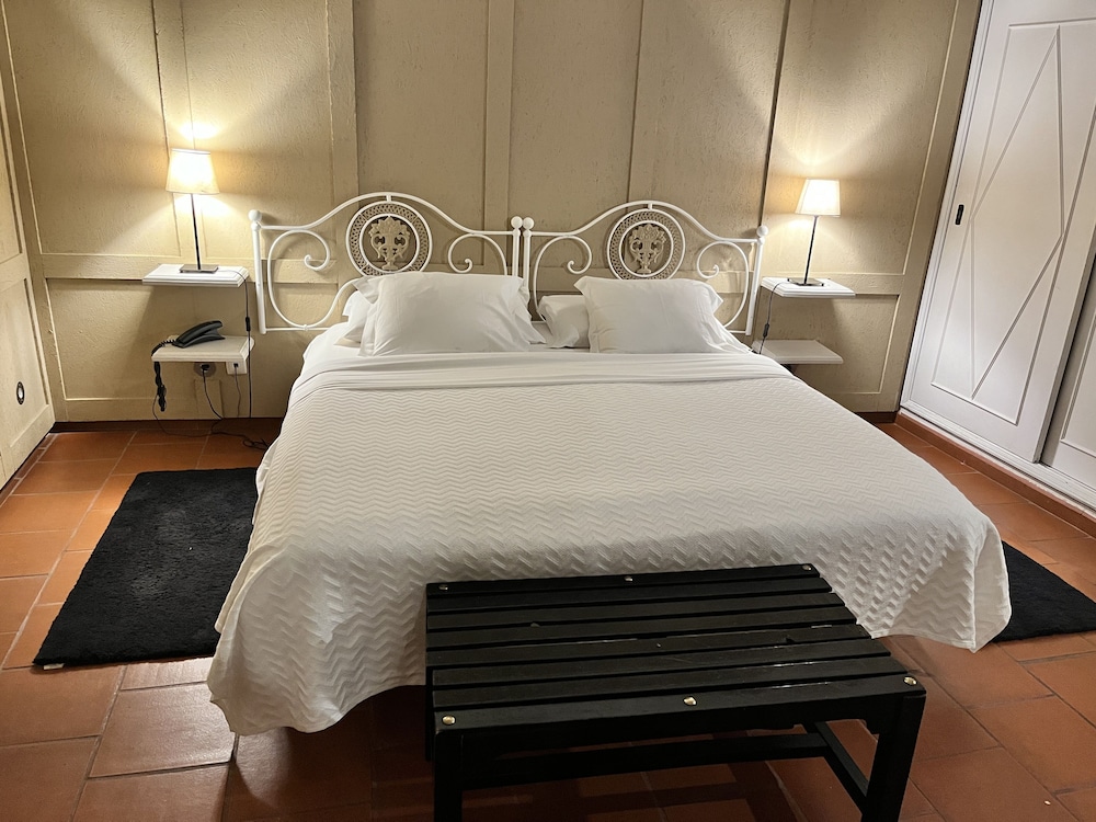 Superior Double or Twin Room thumbnail 6