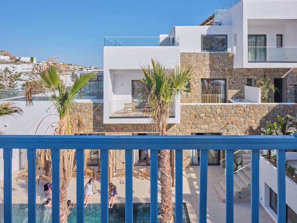 Exclusive Two Bedroom Apartment With Pool View (adjacent building)
