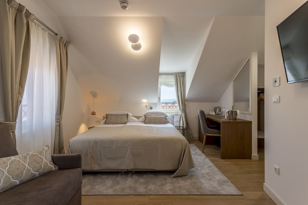 Cosy Loft Room with the View photo 1