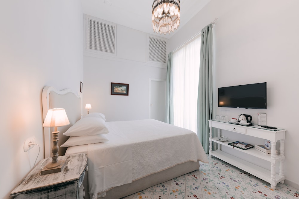 Basic Double or Twin Room