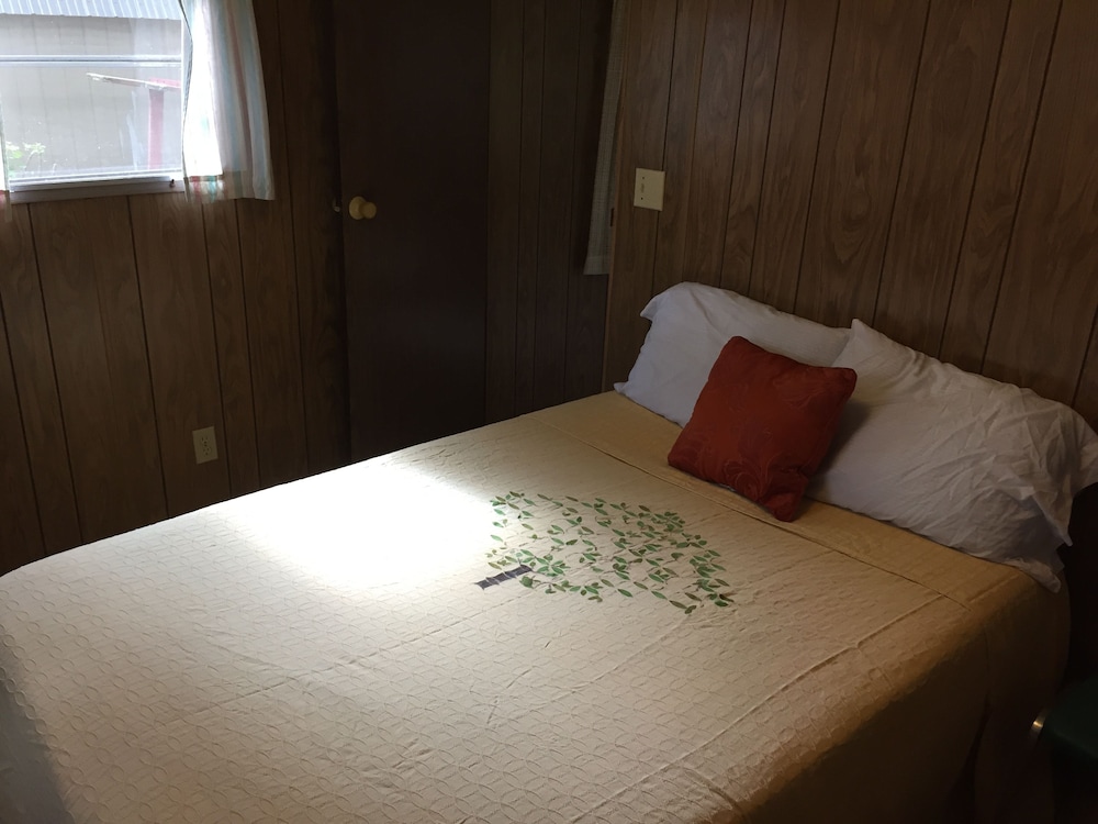 Traditional Mobile Home, 2 Bedrooms, Garden Area (Wildwood)