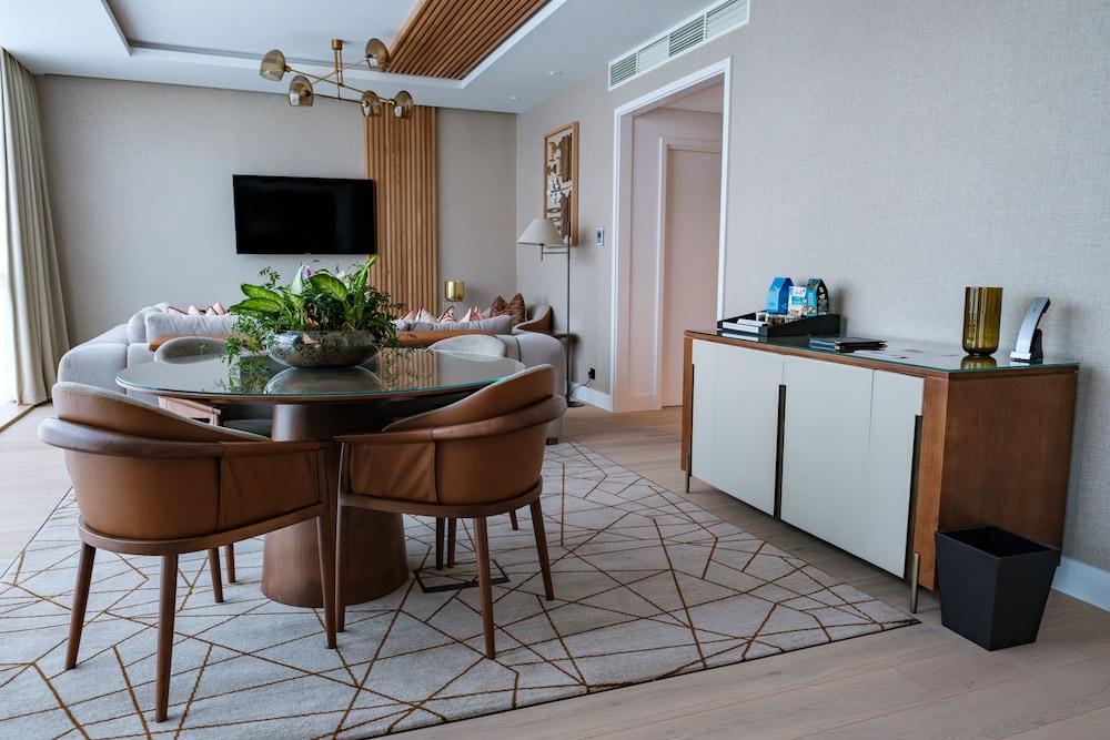 Suite, 1 King Bed (Riverside) - Photo 15