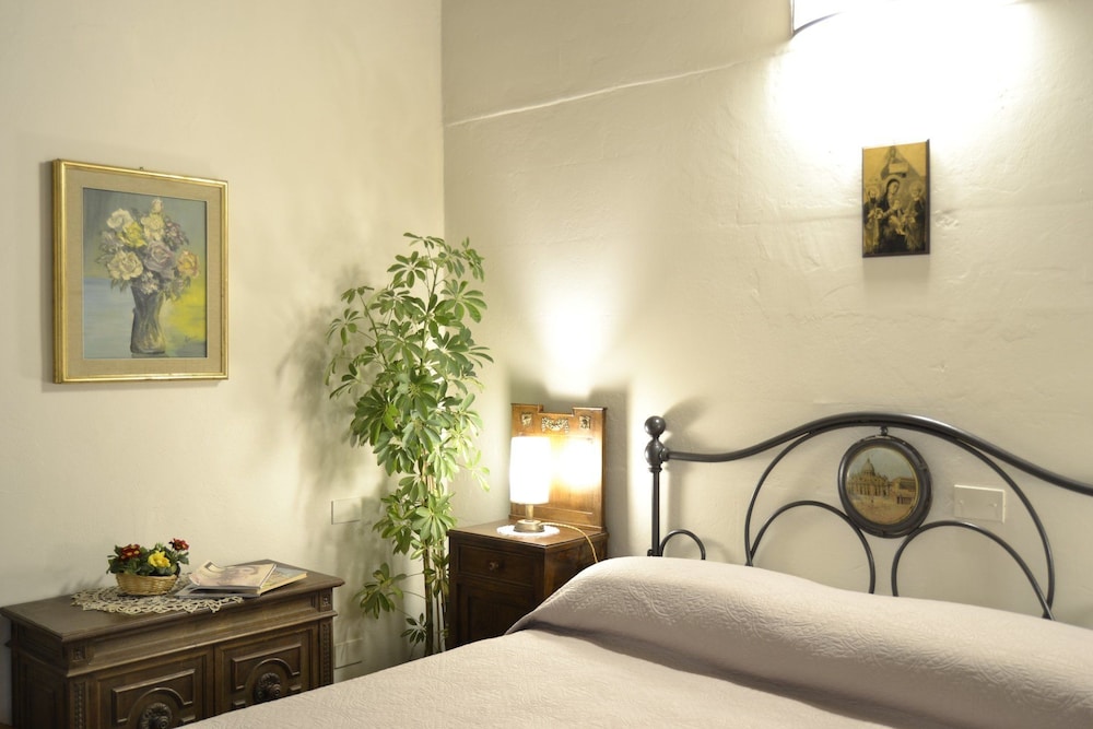 Basic Double Room photo 3