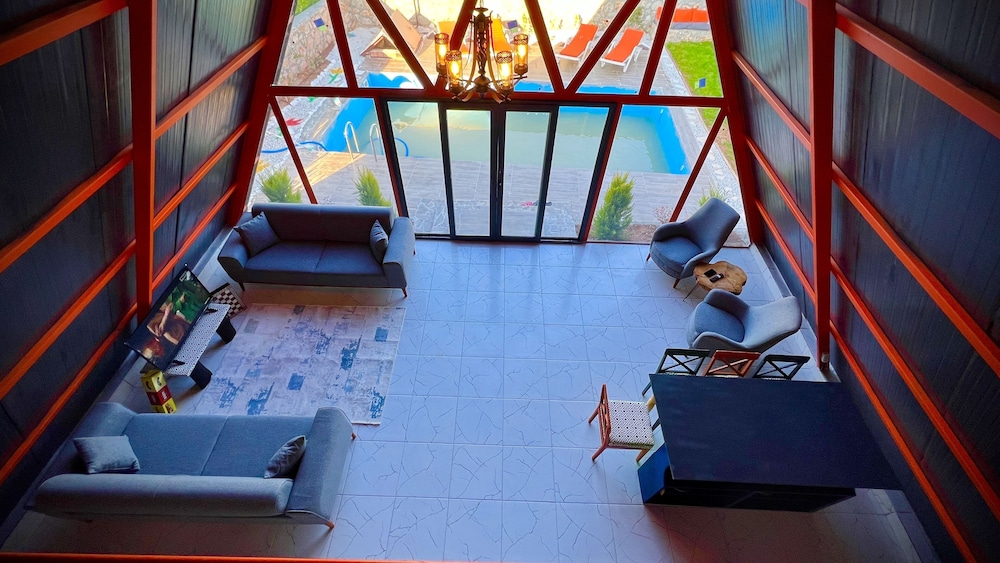 Family Bungalow, 2 Bedrooms, Smoking, Mountain View photo 1
