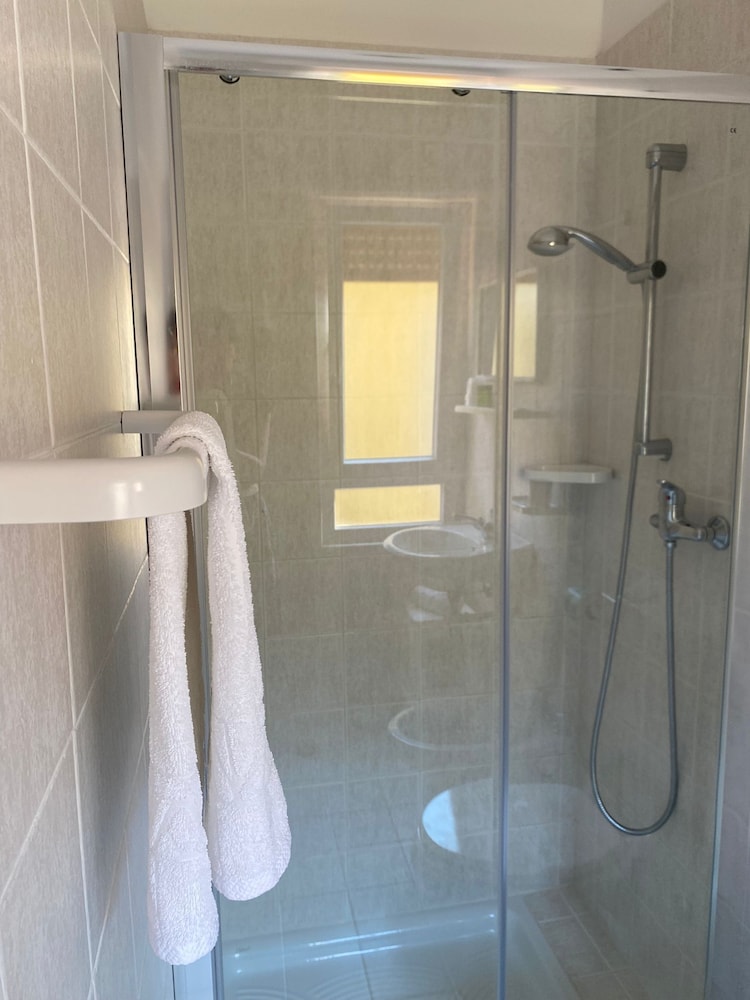 Standard Double or Twin Room photo 3