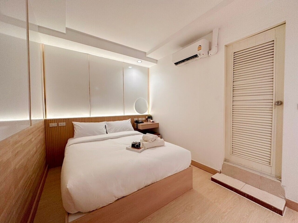 Superior Double Room, No Window, Non-Smoking photo 2