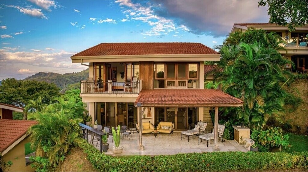 Villa Tica