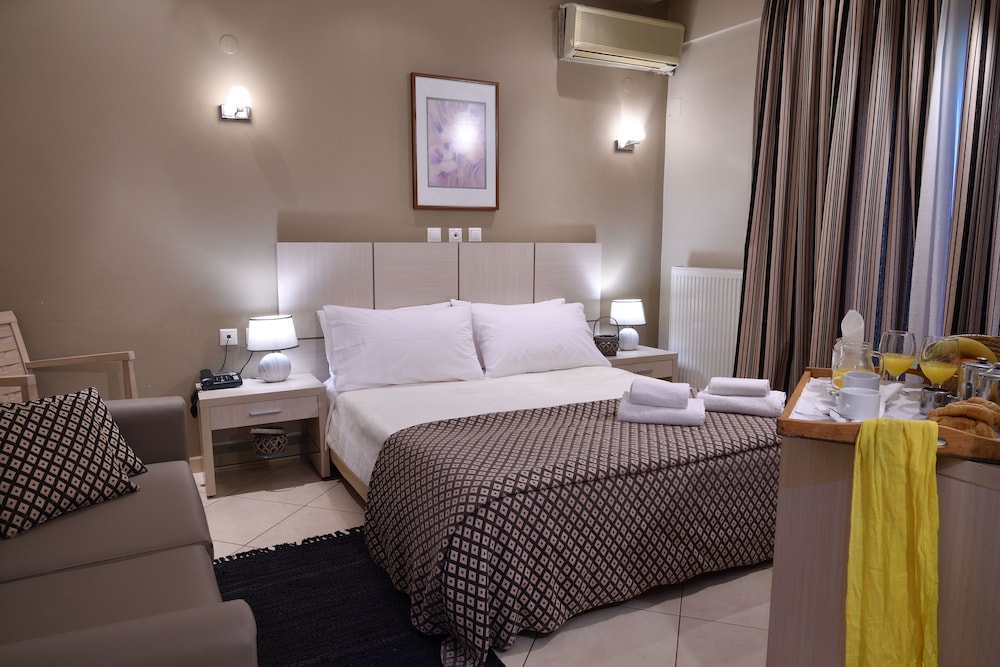 Standard Double Room - Photo 11