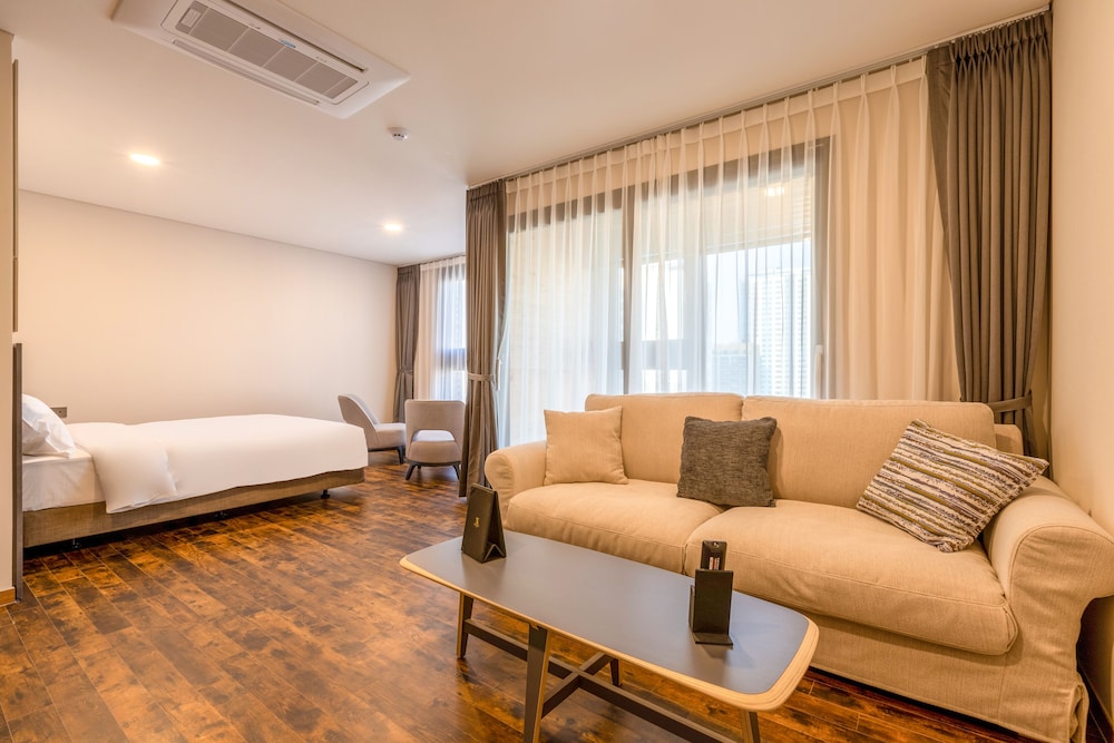 Family Suite - Photo 9