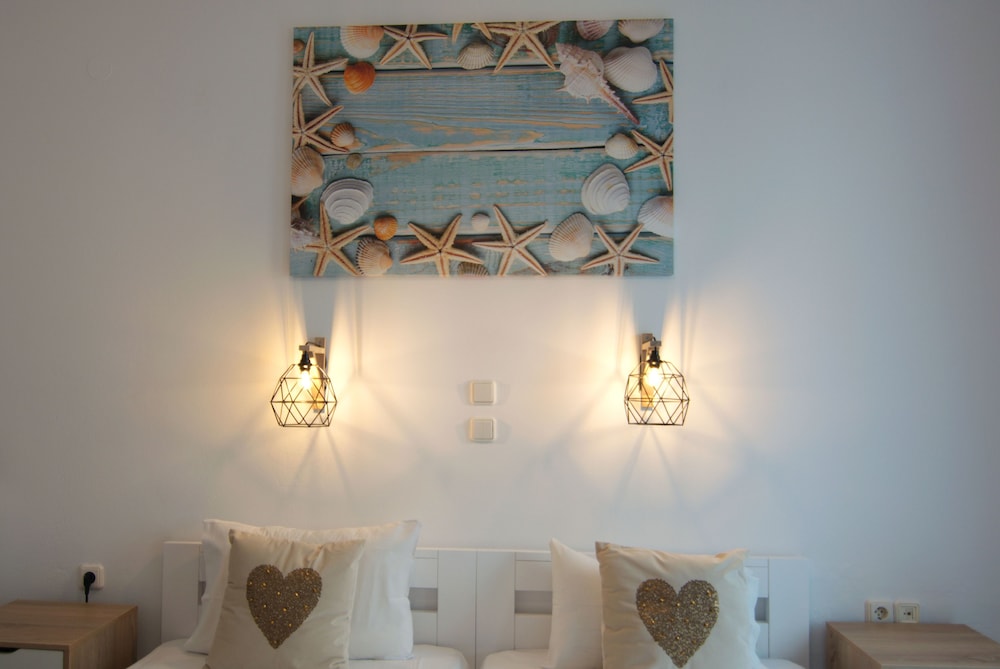 Deluxe Double or Twin Room (Semi Basement)