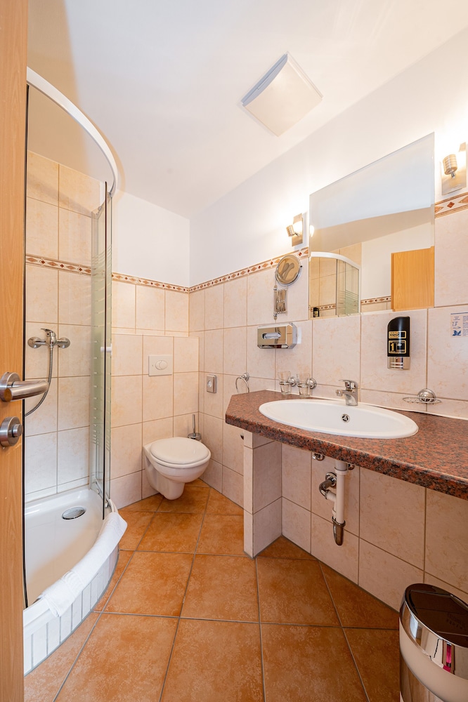 Standard Double Room - Photo 4