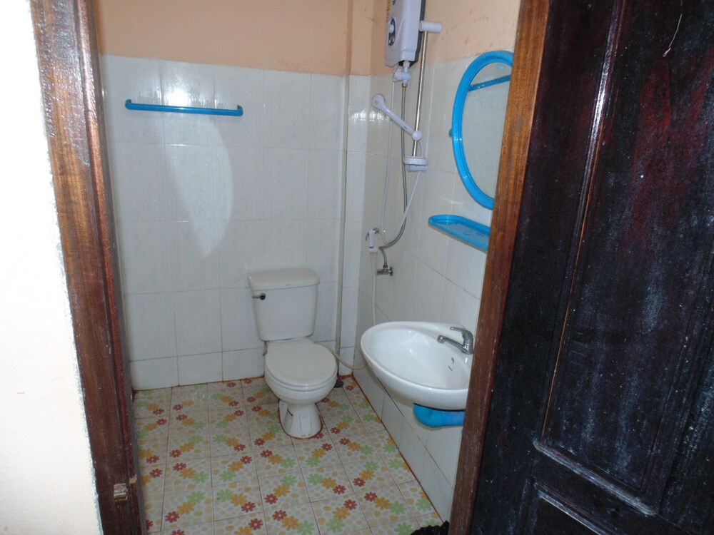 Triple Room with Balcony (Fan) photo 2