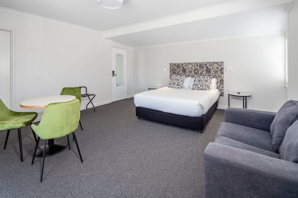 Riverview Suite photo 3