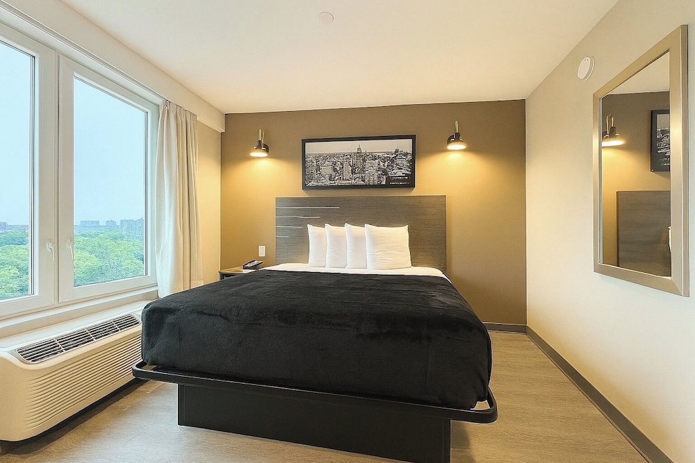 Standard Room, 1 Queen Bed